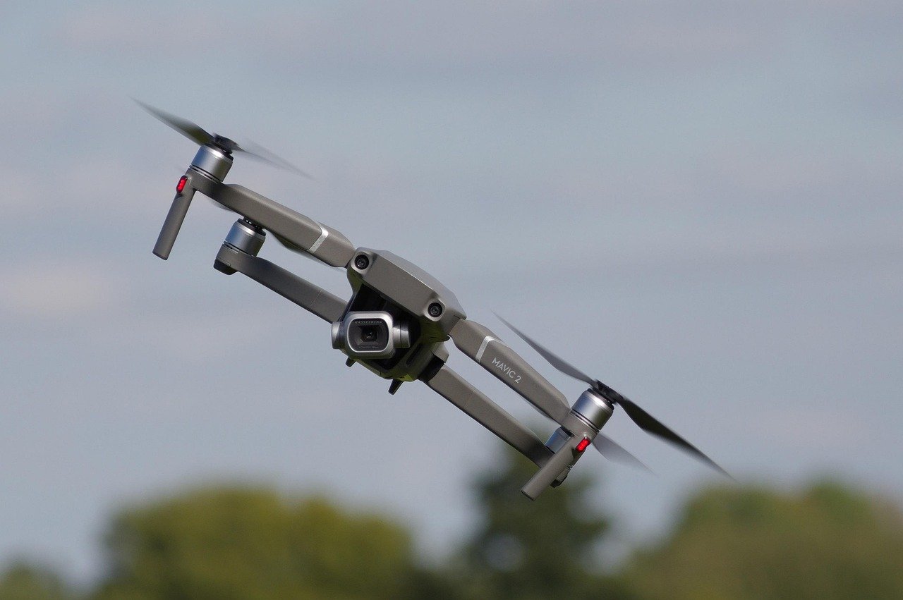 mavic 2, drone, dynamic, action, bokeh, blurred, technology, mavic, dji, tilt, sharp turn, nature, alster meadow, meadow, landscape, drone, drone, drone, drone, drone